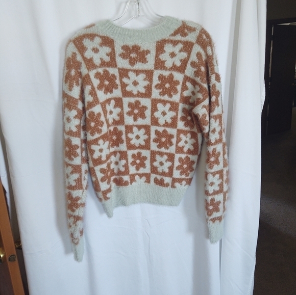 NEW sweater by SO - Picture 4 of 4